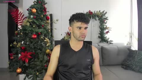 Im Chirs IM MODEL INDEPENDT online show from December 2024 04:04:01 PM