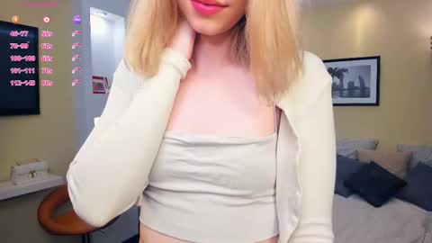 Snapshot of chrisme_please chatting on October 2025 07:48:02 PM Lizz online show from October 2025 07:48:02 PM