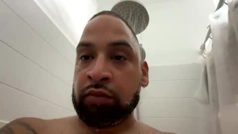 chrisr4203 online show from November 2025 12:00:01 AM