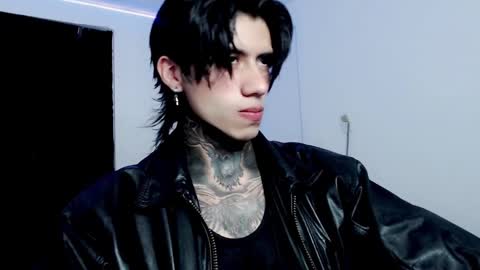 Snapshot of chriss_opp chatting on February 2025 02:05:02 AM CHRIS INDEPENT MODEL online show from February 2025 02:05:02 AM