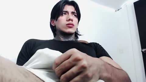 Snapshot of chriss_opp chatting on March 2025 03:43:01 AM CHRIS INDEPENT MODEL online show from March 2025 03:43:01 AM