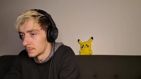 Christopher online show from October 2025 12:33:02 AM