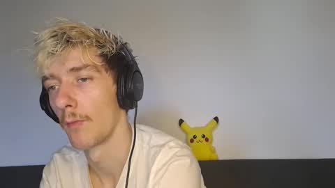 Christopher online show from October 2025 04:53:02 AM