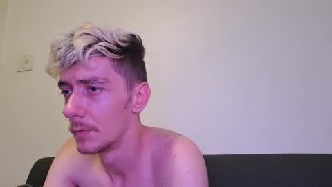 Christopher online show from November 2025 07:47:02 PM