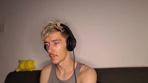 Christopher online show from November 2025 01:19:02 AM