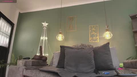 Snapshot of christiekroes chatting on December 2024 04:06:01 PM Christiekroes online show from December 2024 04:06:01 PM