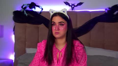 Christina online show from November 2025 06:21:01 PM