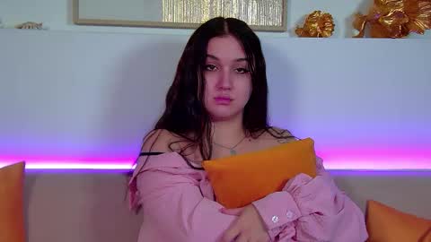 Christina online show from November 2025 03:15:01 AM