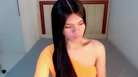 Snapshot of christine_slutt chatting on October 2025 04:08:01 PM STEFFY online show from October 2025 04:08:01 PM