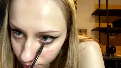 Bella online show from March 2026 04:35:01 PM