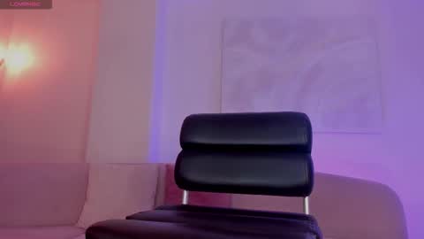 Christine Ford online show from October 2025 01:34:02 PM