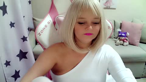 Snapshot of christirose chatting on December 2024 06:31:01 AM Christi online show from December 2024 06:31:01 AM