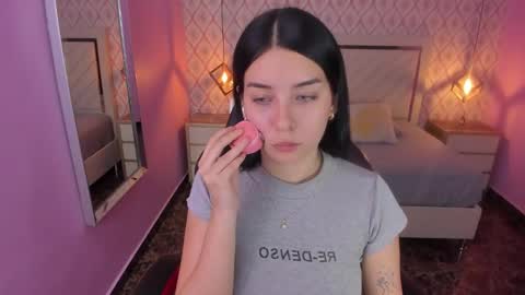 Snapshot of christy_teigen chatting on October 2025 07:25:02 PM CHRISTY online show from October 2025 07:25:02 PM