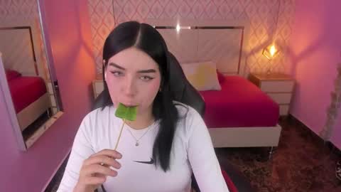 Snapshot of christy_teigen chatting on October 2025 07:25:02 PM CHRISTY online show from October 2025 07:25:02 PM