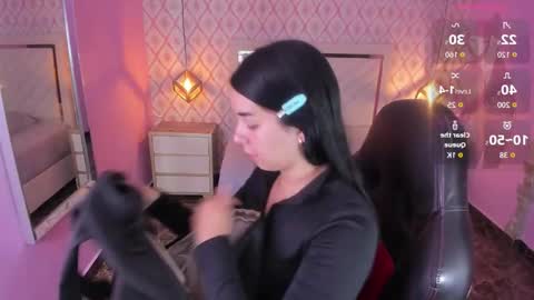 Snapshot of christy_teigen chatting on October 2025 07:27:02 PM CHRISTY online show from October 2025 07:27:02 PM