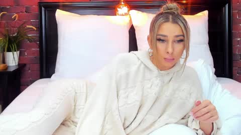 christyna_ross online show from February 2025 11:49:01 PM