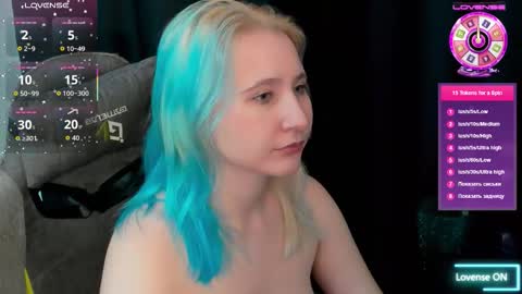 christyw3b online show from November 2025 07:02:02 PM