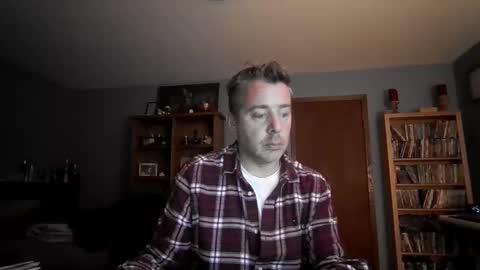 chrisw8121 online show from December 2025 05:46:01 AM