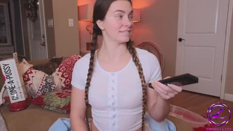 Snapshot of chroniclove chatting on December 2024 12:31:02 AM Marley online show from December 2024 12:31:02 AM