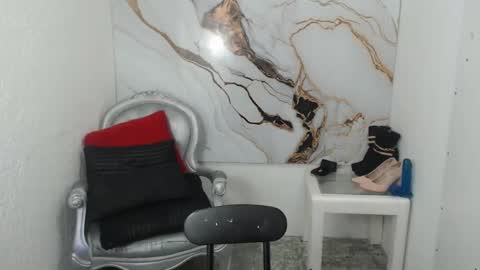 chrystal hotty online show from September 2025 10:03:02 PM