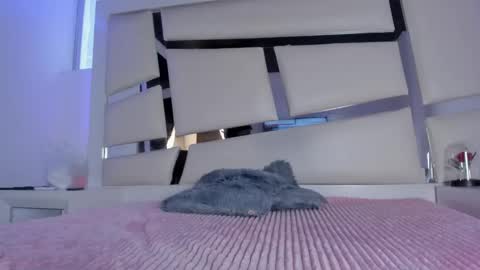 Snapshot of chrystal_jade chatting on February 2026 01:30:02 PM instagram chrystaljade.1 online show from February 2026 01:30:02 PM