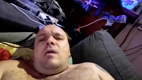 Snapshot of chubbyman40 chatting on November 2025 05:44:01 AM chubbyman40 online show from November 2025 05:44:01 AM