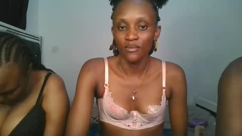 Snapshot of chyna_baibe chatting on October 2025 06:35:02 PM chyna_baibe online show from October 2025 06:35:02 PM