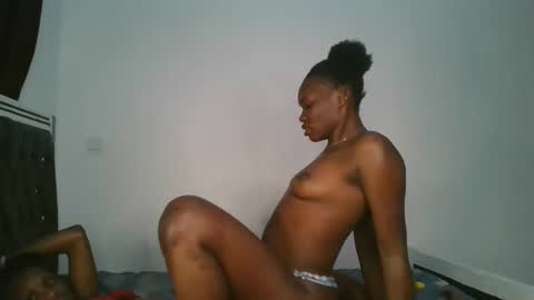 Snapshot of chyna_baibe chatting on November 2025 01:04:01 AM chyna_baibe online show from November 2025 01:04:01 AM