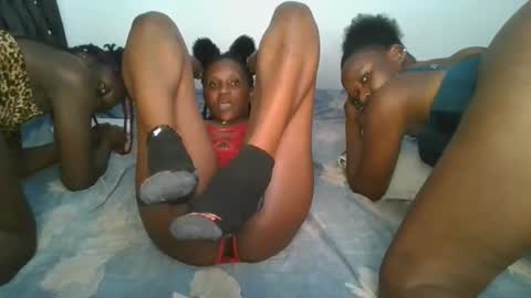 Snapshot of chyna_baibe chatting on November 2025 02:21:01 AM chyna_baibe online show from November 2025 02:21:01 AM