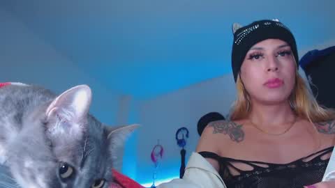 Snapshot of cicimom chatting on April 2026 04:03:02 AM cicimom online show from April 2026 04:03:02 AM