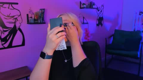 Cin Bellamy online show from September 2025 09:53:01 AM