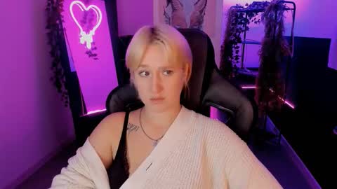 Cin Bellamy online show from September 2025 05:44:02 AM