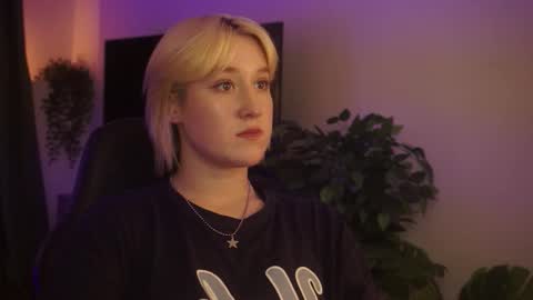 Cin Bellamy online show from October 2025 06:22:02 AM