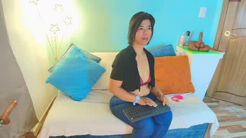 Snapshot of cinderella_jackson chatting on May 2026 11:38:01 AM Cinderela Jackson online show from May 2026 11:38:01 AM