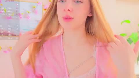 Snapshot of cindyreming01 chatting on September 2025 06:35:01 AM indy online show from September 2025 06:35:01 AM