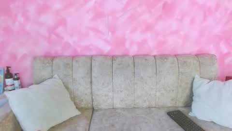 cinna__ online show from February 2026 05:22:02 PM