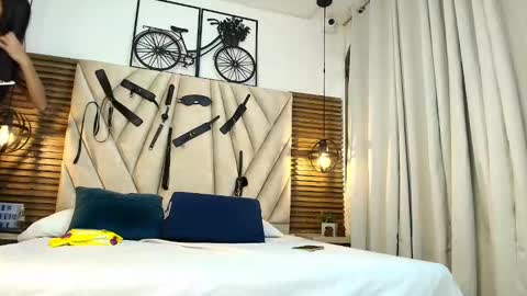 cinthiabaker online show from November 2025 11:54:02 AM