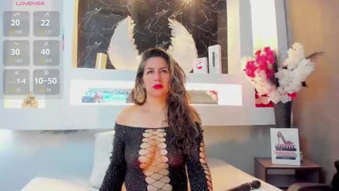 Cinthya  online show from October 2025 01:01:01 PM