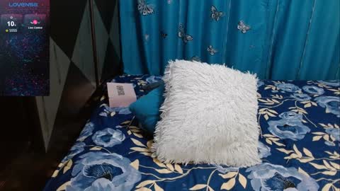 Snapshot of cintialorens1 chatting on January 2025 10:53:02 AM joha natural hairy pussydont forget thumbs up online show from January 2025 10:53:02 AM