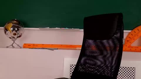 Claire online show from November 2025 02:45:02 PM