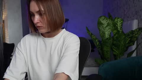 Clara online show from November 2025 07:06:01 PM