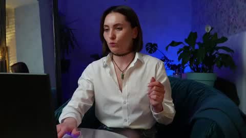 Clara online show from May 2026 06:49:01 PM
