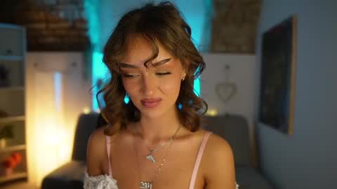 Clara smile online show from February 2025 07:40:02 PM