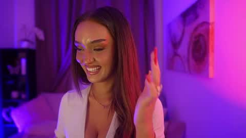 Clara smile online show from September 2025 06:43:02 PM