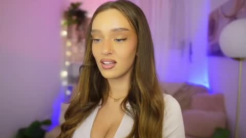 Clara smile online show from February 2026 07:12:01 PM