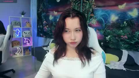 clarabenson online show from October 2025 06:52:01 PM