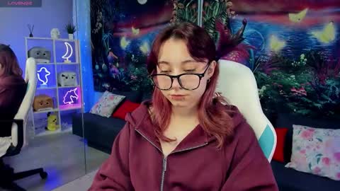 clarabenson online show from November 2025 08:45:01 PM