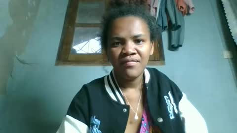 Snapshot of clarisse98 chatting on October 2025 02:12:02 AM clarisse98 online show from October 2025 02:12:02 AM