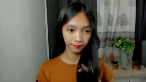 Snapshot of claxy_kimslut chatting on October 2025 12:38:01 PM KIM online show from October 2025 12:38:01 PM