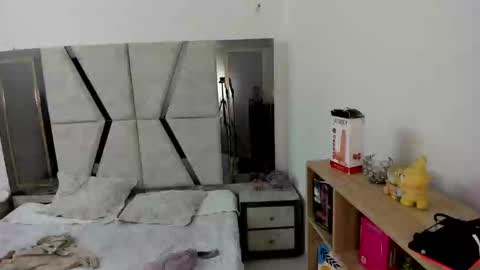 Snapshot of cleeoadams_ chatting on September 2025 04:01:02 AM Cleo Adams online show from September 2025 04:01:02 AM